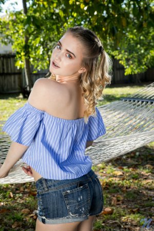 Sexy cutie orgasms in the hammock photo 2