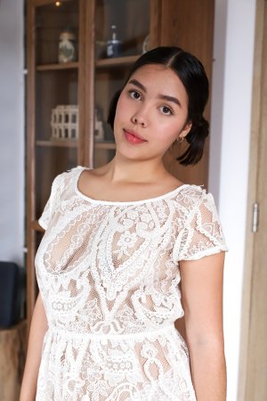 Valery Rioss peels off her mini skirt photo 1