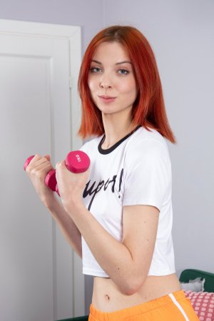 Agata Red sweats in the gym and enjoys a toy session photo 2